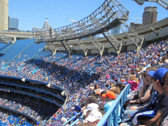 cheap blue jays tickets 500 level crowd shot