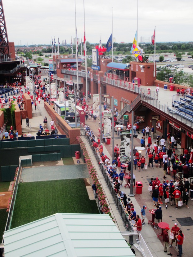 citizens bank park tips ashburn alley