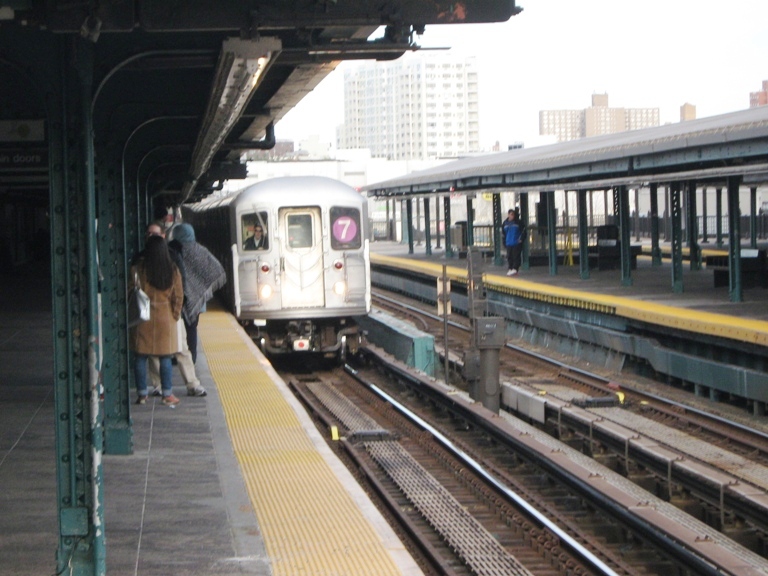 baseball parking 7 train