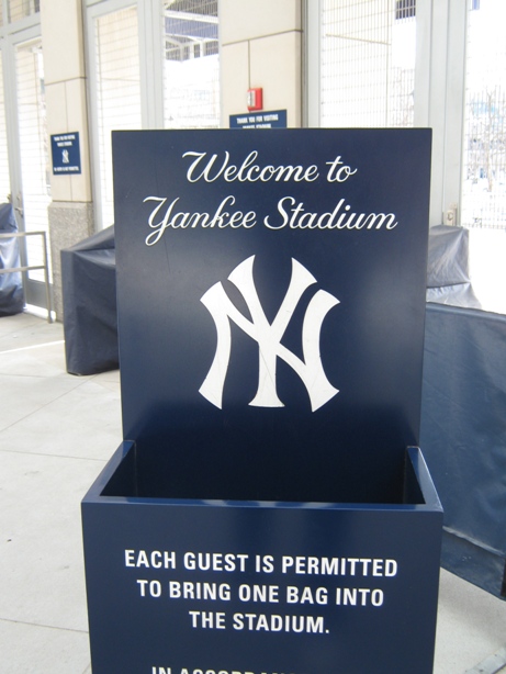 Bag policy in Yankee Stadium - LuggageHero