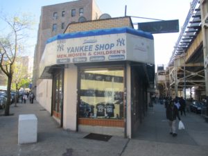 yankee stadium outside gift shop