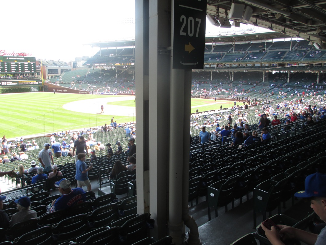 how to avoid obstructed views wrigley field