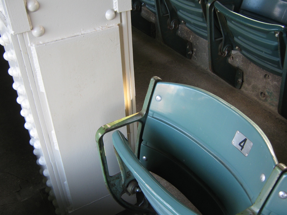 wrigley field support poles