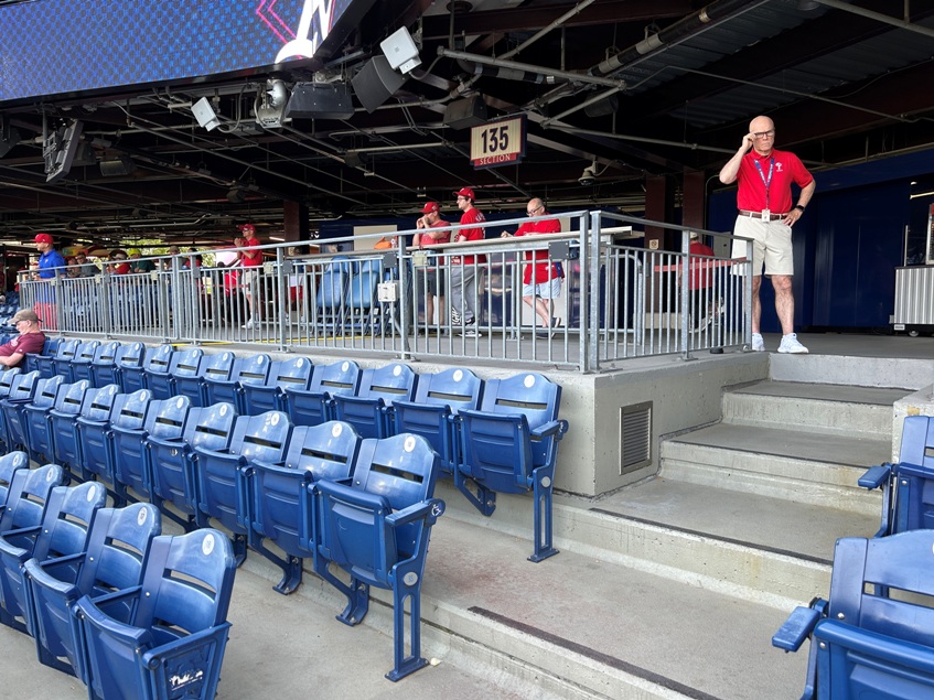 accessible seats citizens bank park
