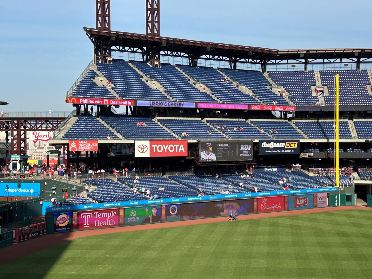 citizens bank park seating mezzanine