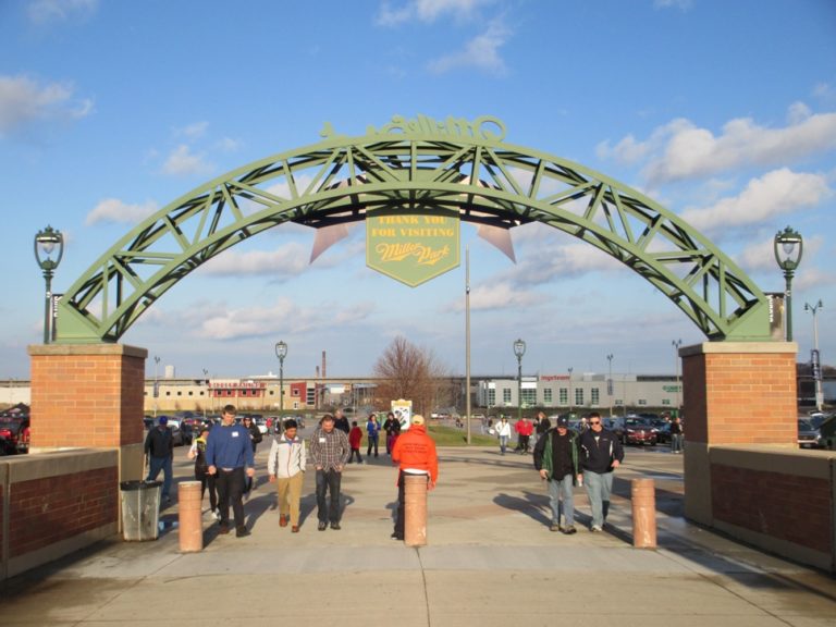 5 Milwaukee Brewers Parking Tips American Family Field