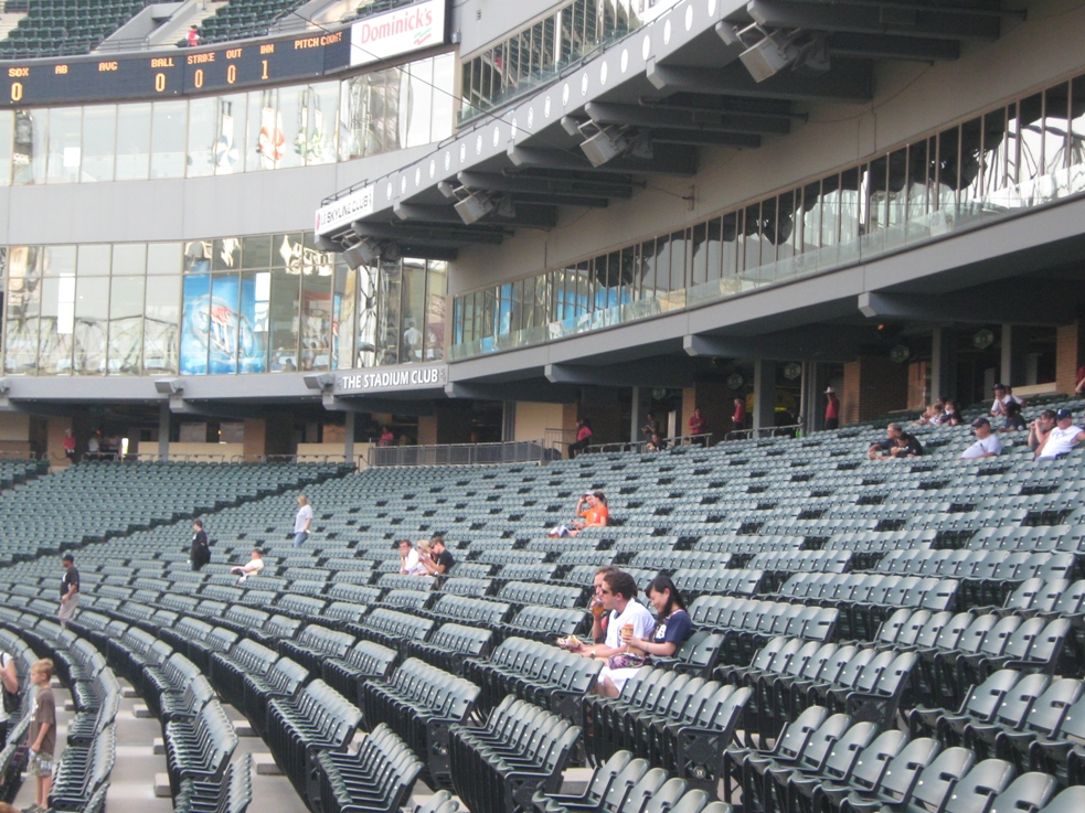 guaranteed rate field seating tips lower level
