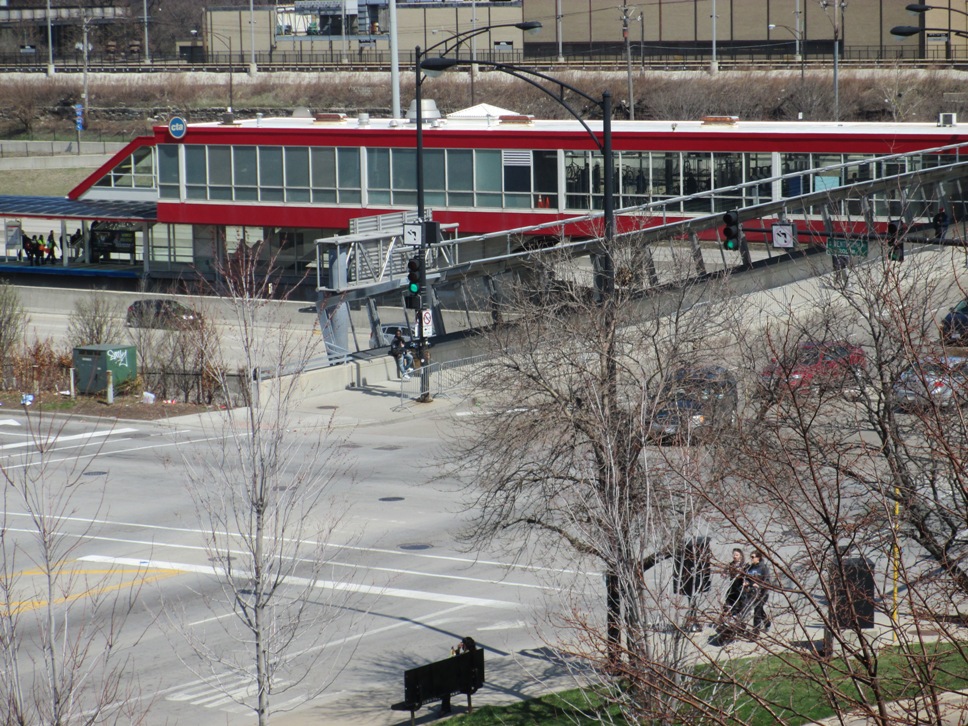 how to get to guaranteed rate field cta red line