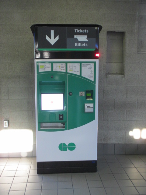 How to get to rogers centre go transit day pass