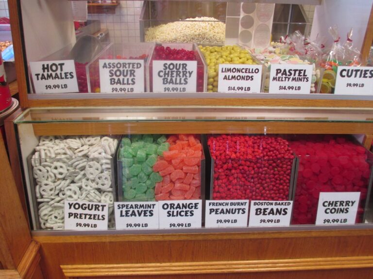 Best Target Field Food Items | Minnesota Twins - MLB Ballpark Guides