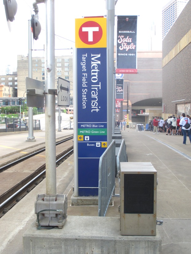 how to get to target field light rail metro