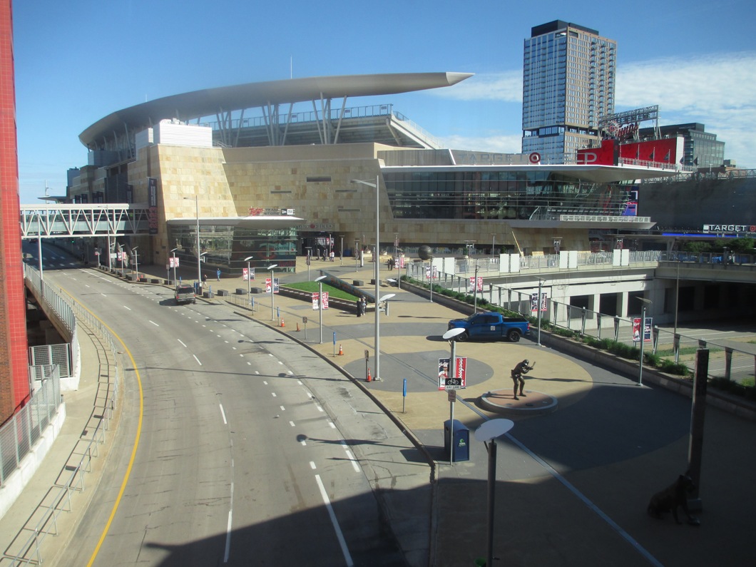 how to get to target field minnesota twins