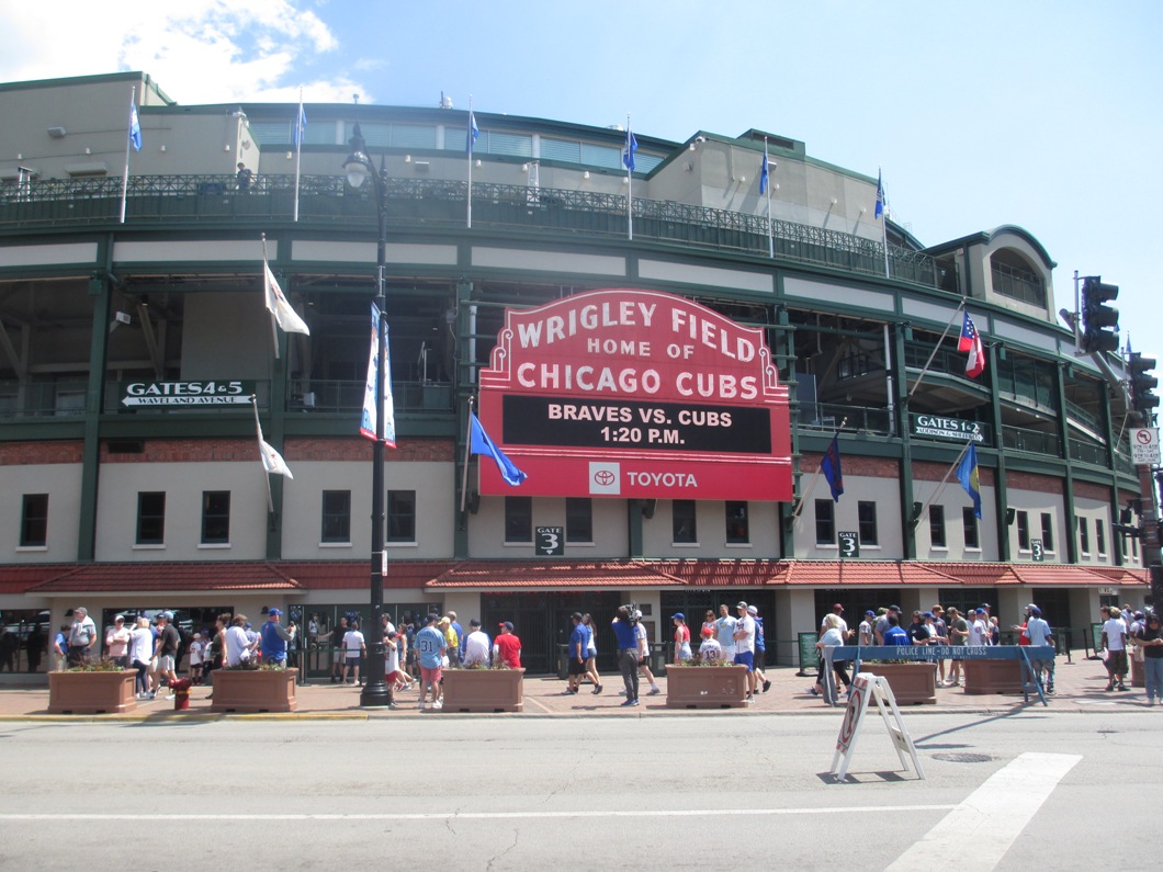 Chicago cubs game parking tips
