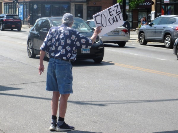 Wrigley Field satellite parking tips
