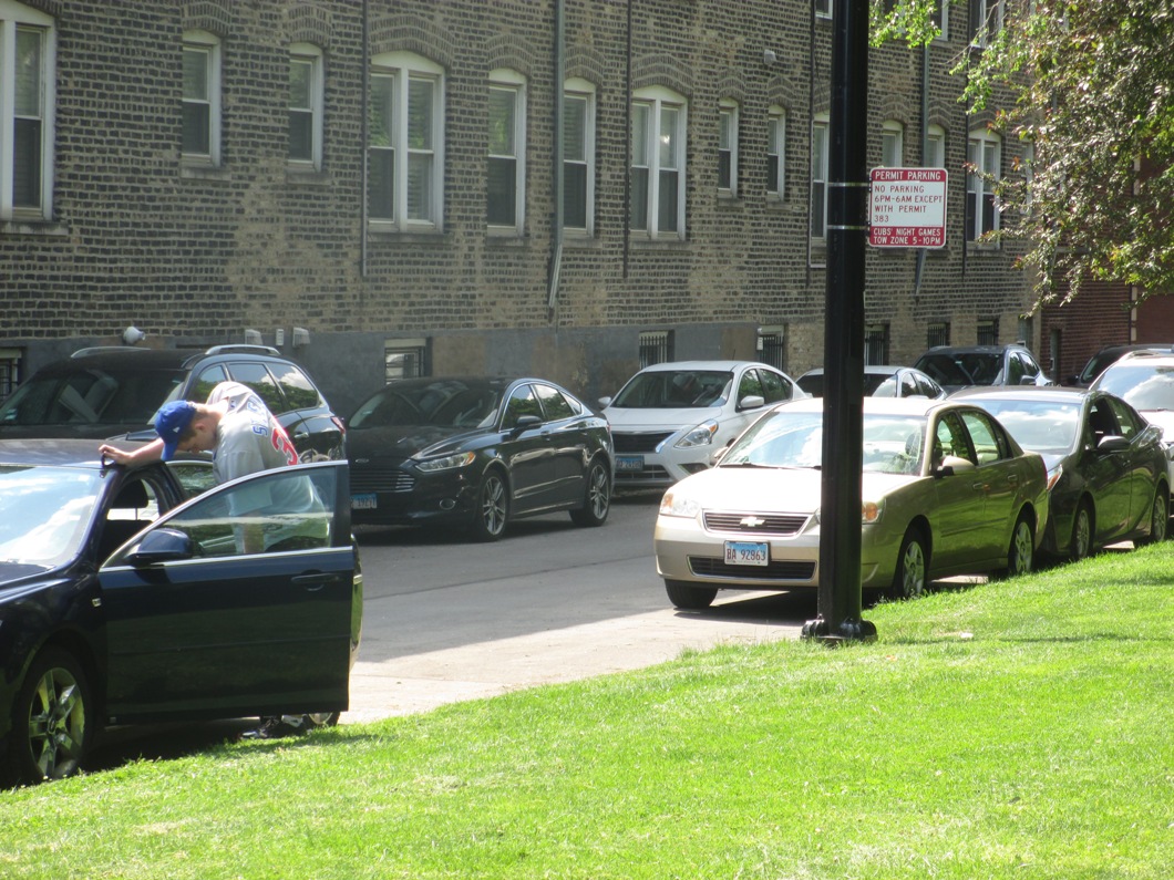 park for free at wrigley field street parking