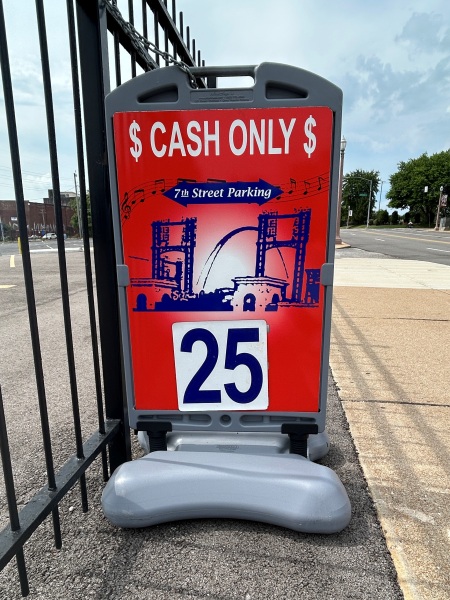 st louis cardinals game parking 7th street