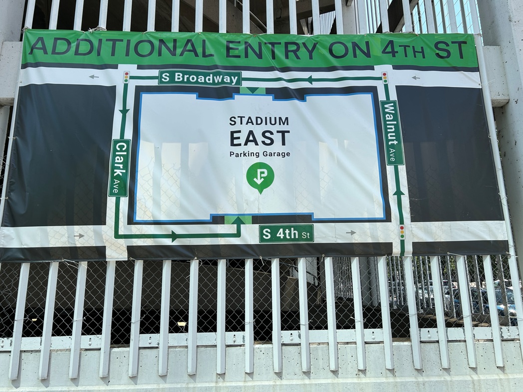 st louis cardinals game parking stadium east west garages