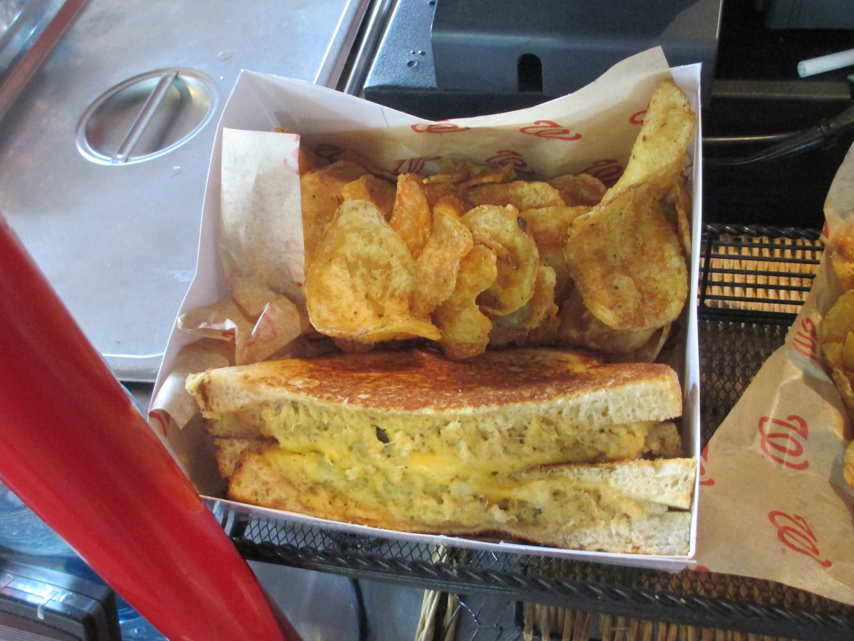 chesapeake crab cake company nationals park food