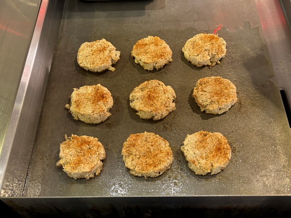 what to eat at a nationals game crab cakes