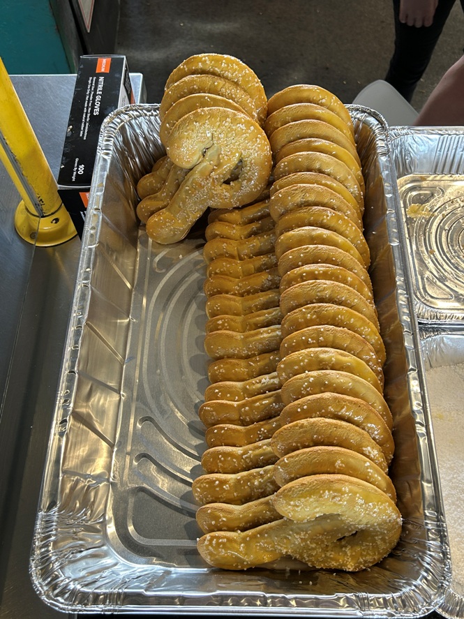 soft pretzels citizens bank park food